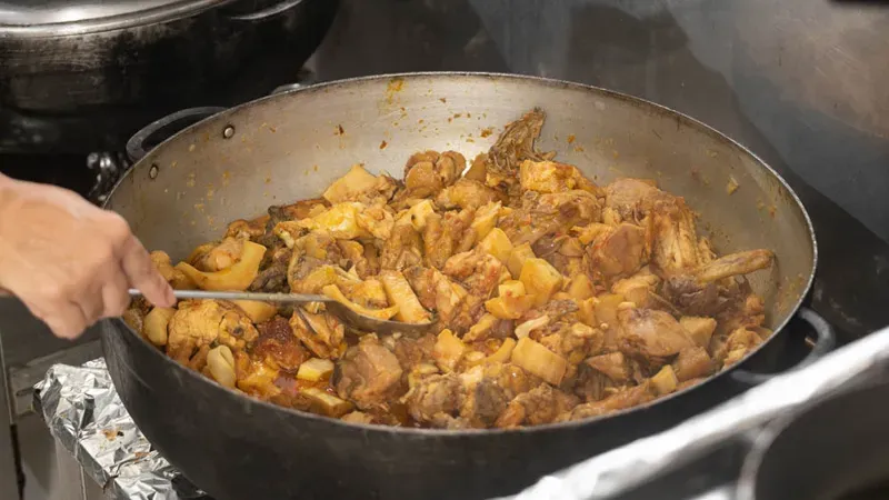Plat typique réunionnais à Sainte-Rose